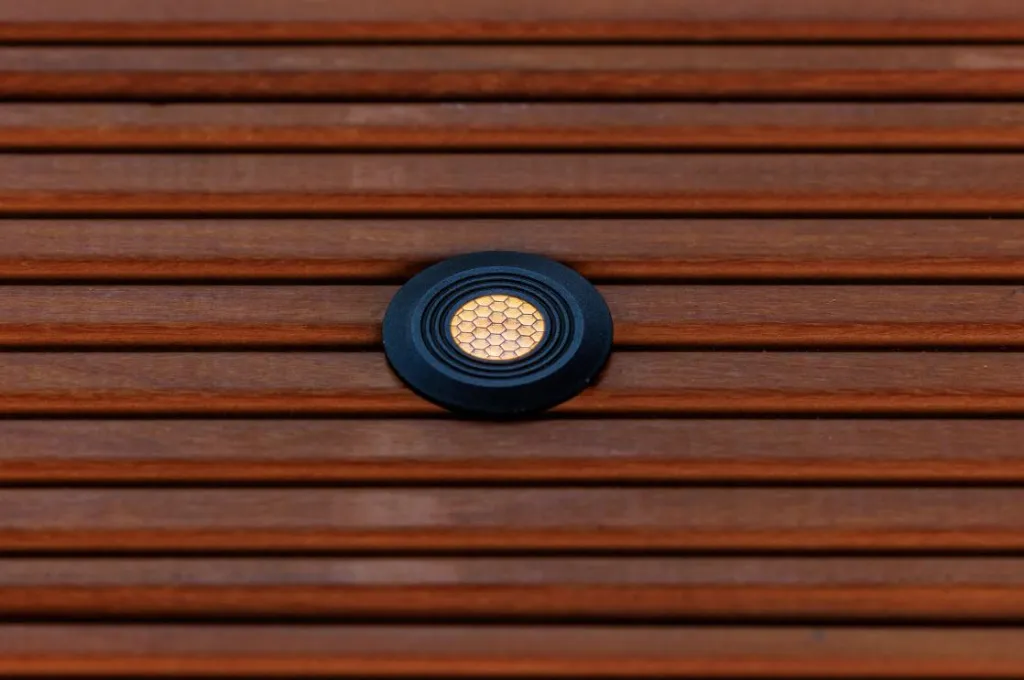 spot-ONYX-30-RA-4632-lightpro-martinique-aquarelax-outdoor-2.webp