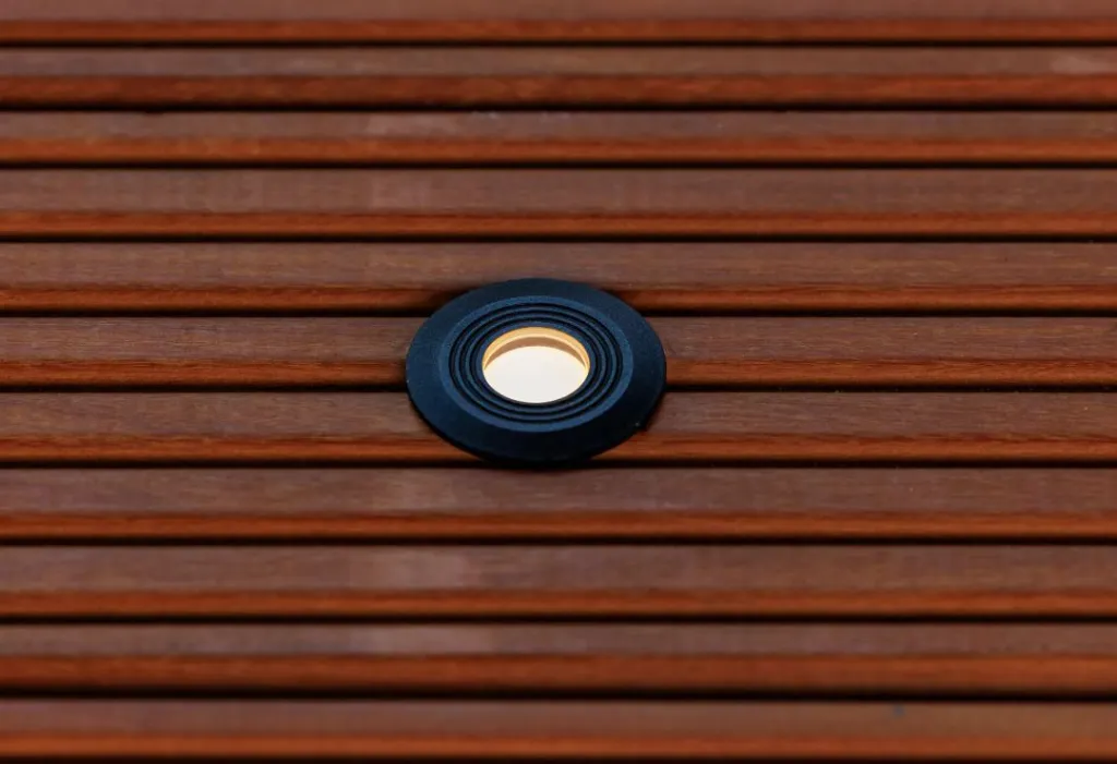 spot-ONYX-30-RA-4632-lightpro-martinique-aquarelax-outdoor-3.webp